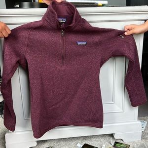 Patagonia pullover burgundy color. Women Small